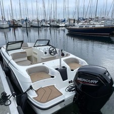 Quicksilver Activ 525 Axess mit 15 PS und Trailer