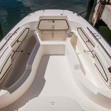 Boston Whaler 270 Dauntless