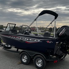 Tracker Targa V-18 WT