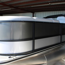 Bentley Pontoons 220 Swingback Dual Captains Chair