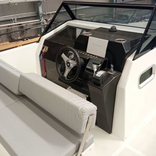 De Antonio Yachts 28