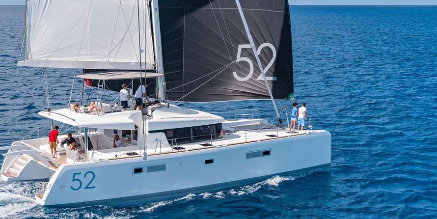 Lagoon 52
