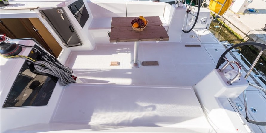 Beneteau Oceanis 38