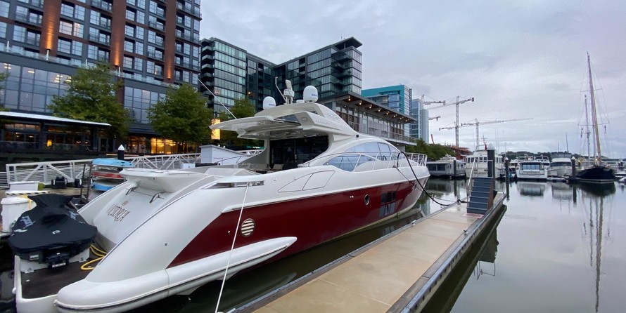 Azimut 68S
