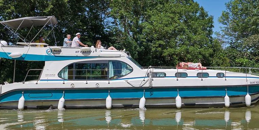 Cantieri estensi goldstar 560 c fly