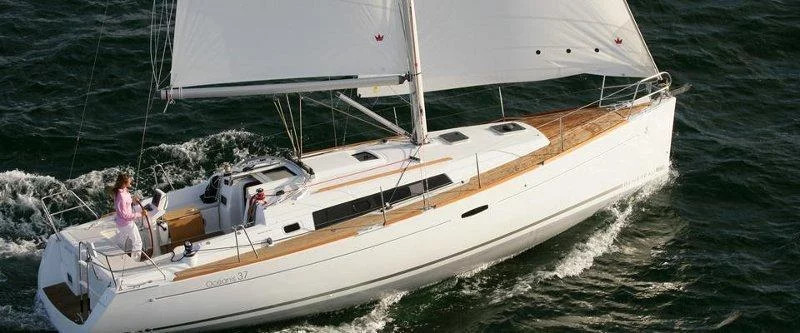 Beneteau Oceanis 37