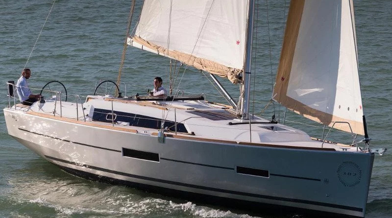 Dufour 382