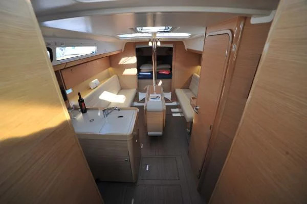Dufour 350