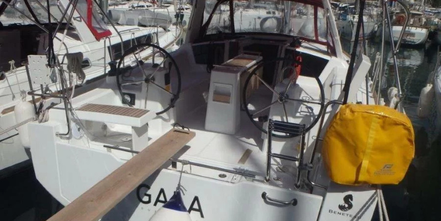 Oceanis 35