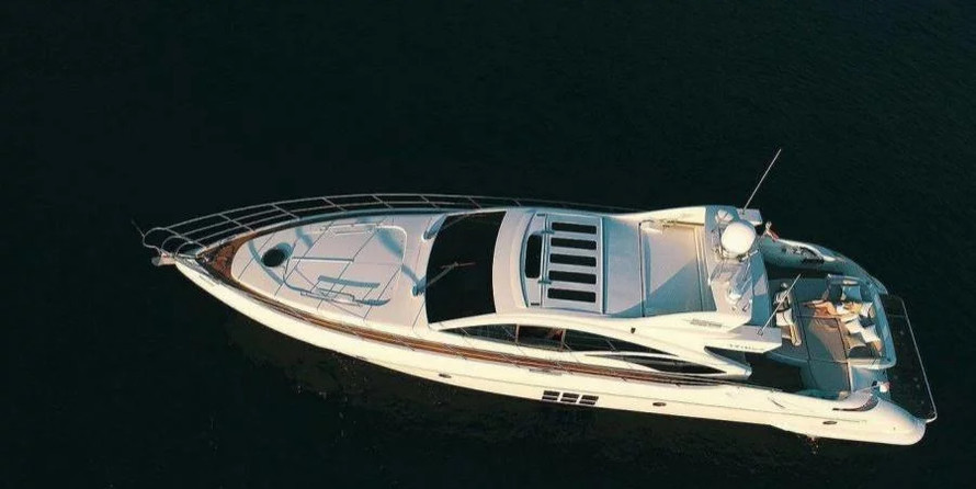 Azimut 68 - 3 + 1 cab.