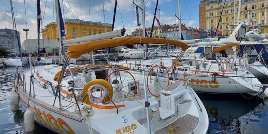 Bavaria 44