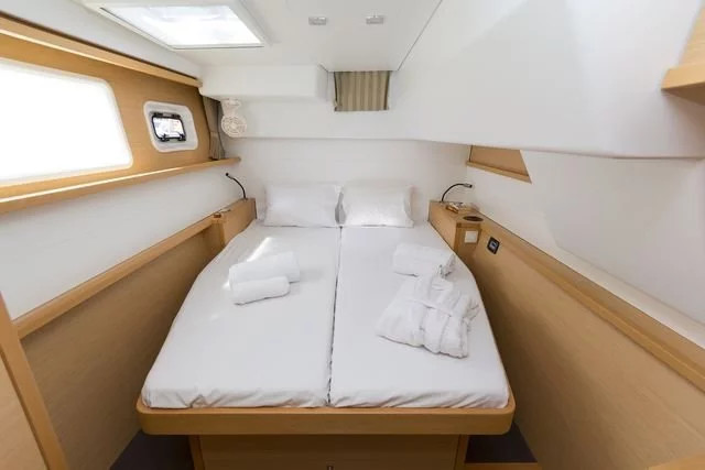 Lagoon 450F AC &amp; GEN &amp; WM