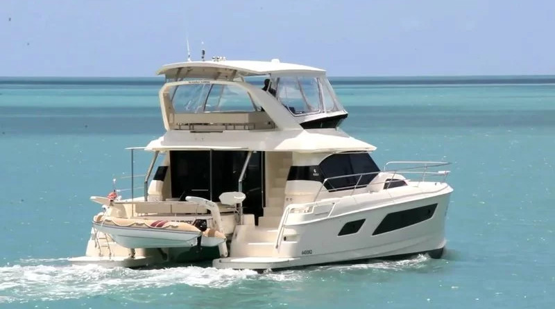 Aquila 44