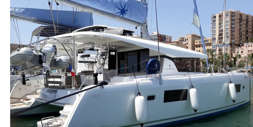 Lagoon 42