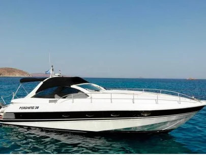 Pershing 39