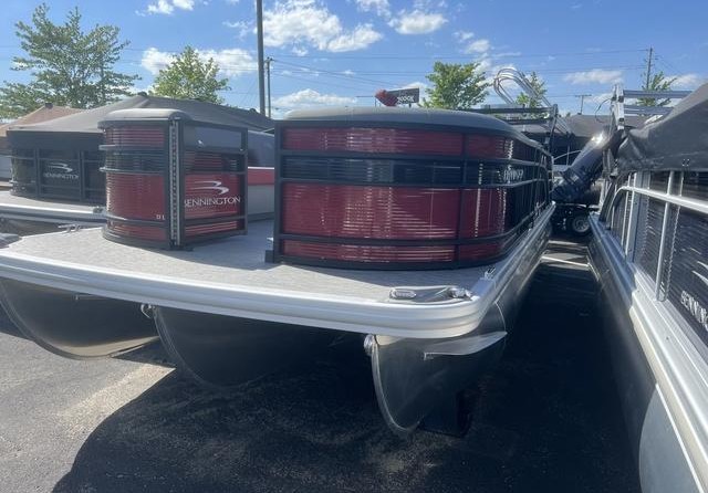 Bennington 23 LSB