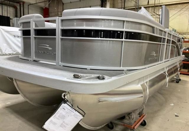 Bennington 22 SXSB