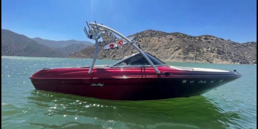Sea ray 230 signature bowrider