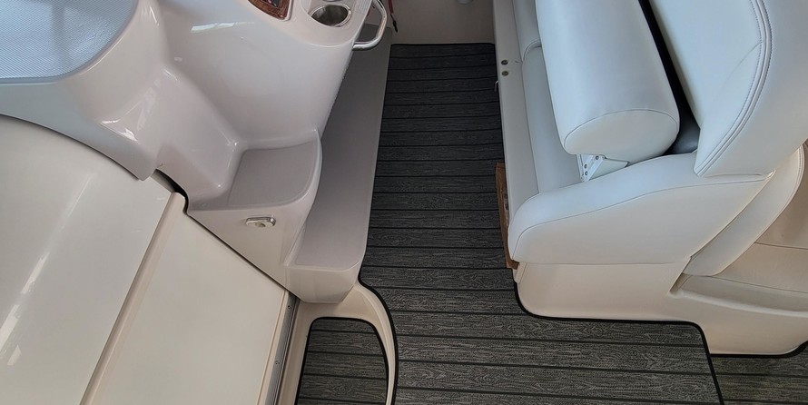 Chaparral 330 Signature