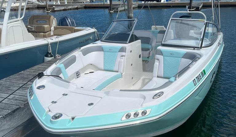Chaparral 250 SunCoast