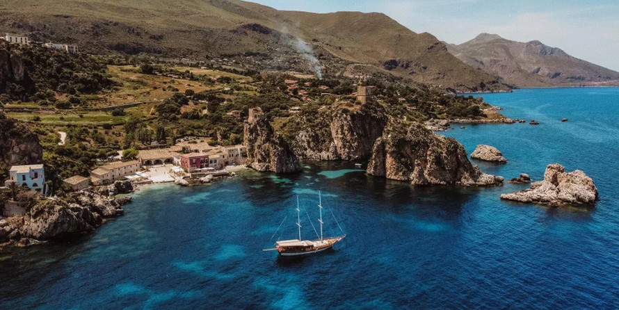 Motor sailor mauritius 43