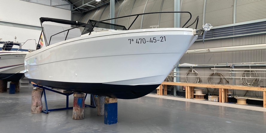 De Antonio Yachts 28
